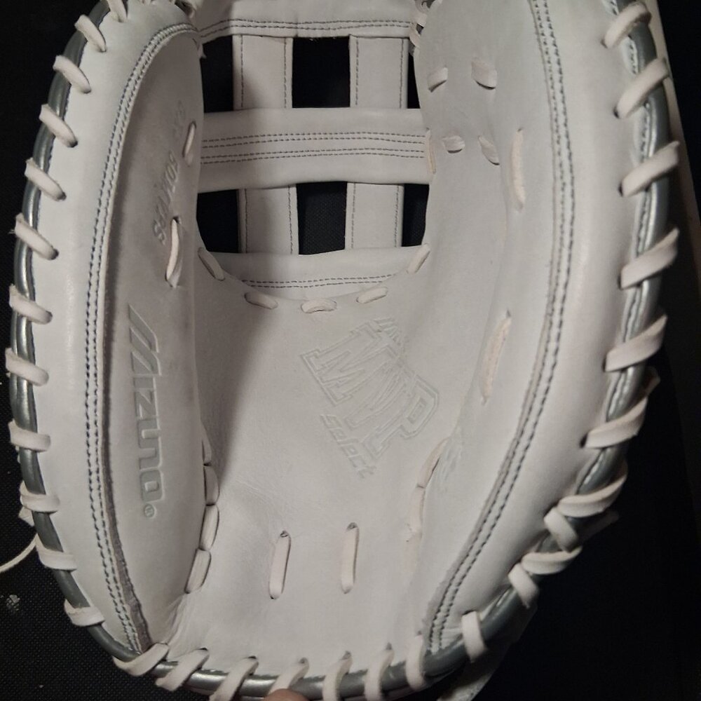 Pitcher-canchero glove - Picture 3 of 5